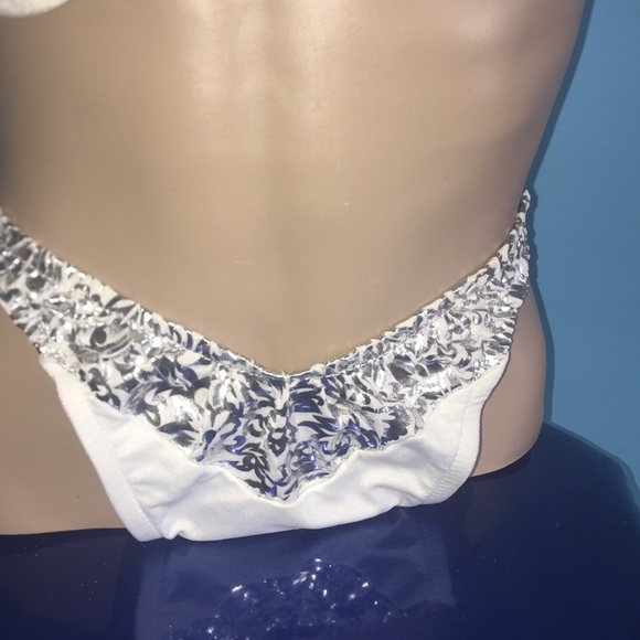 Bikini - Picture 3 of 5